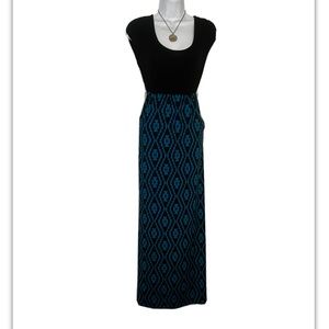 La Ropas Medium 2 Tone Print Knit Maxi Dress